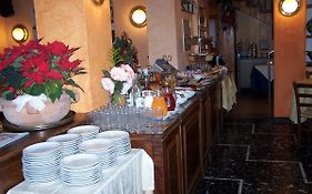 Hotel Bucaneve